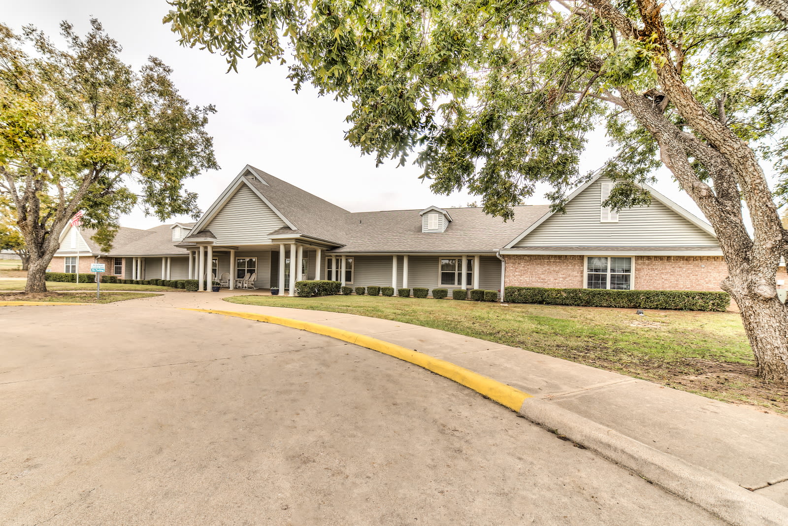 Laurel Glen at Stephenville Assisted Living and Memory Care community exterior
